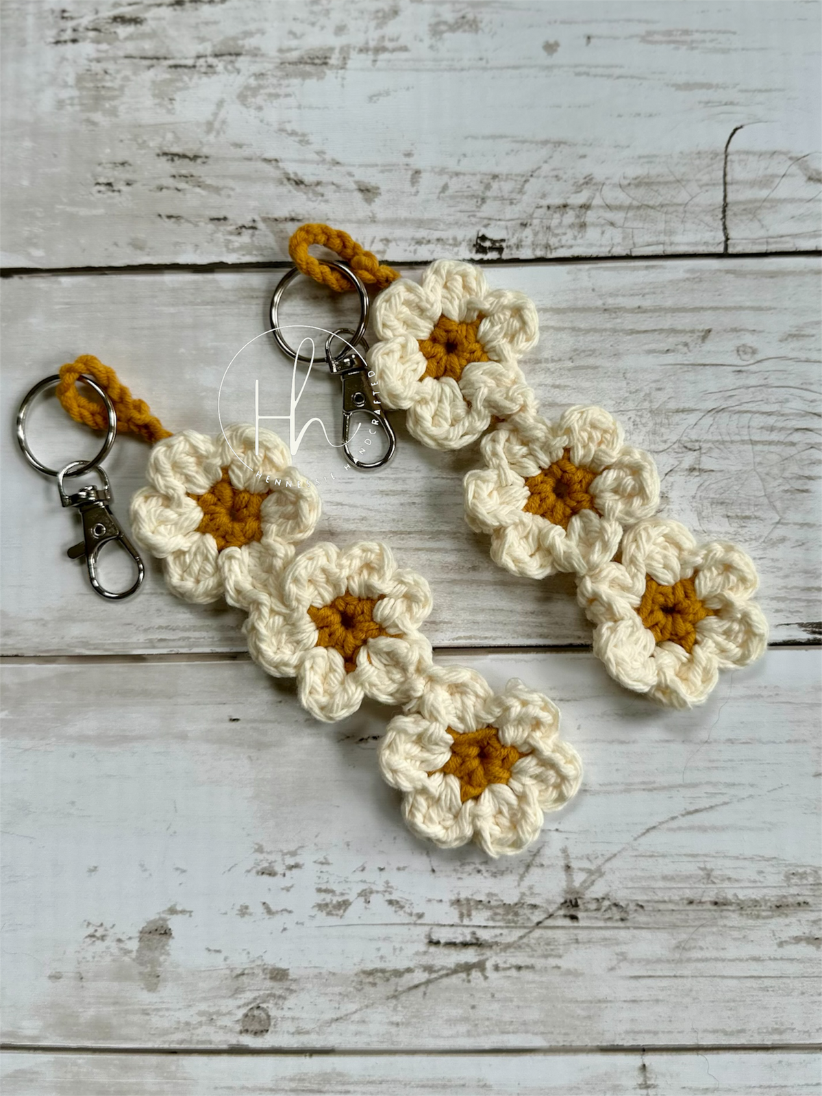 Crocheted Daisy Bag Charm | Keychain